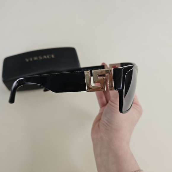 Versace Polorize Sunglass - Picture 4 of 10